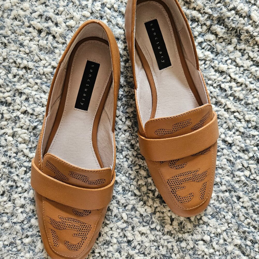 Sanctuary deep honey leather loafers. Size: 6.5M (US). Color: Deep Honey